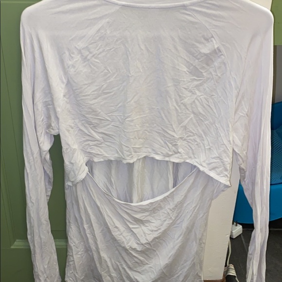 women’s under armour long sleeve shirt (white) - Picture 2 of 2